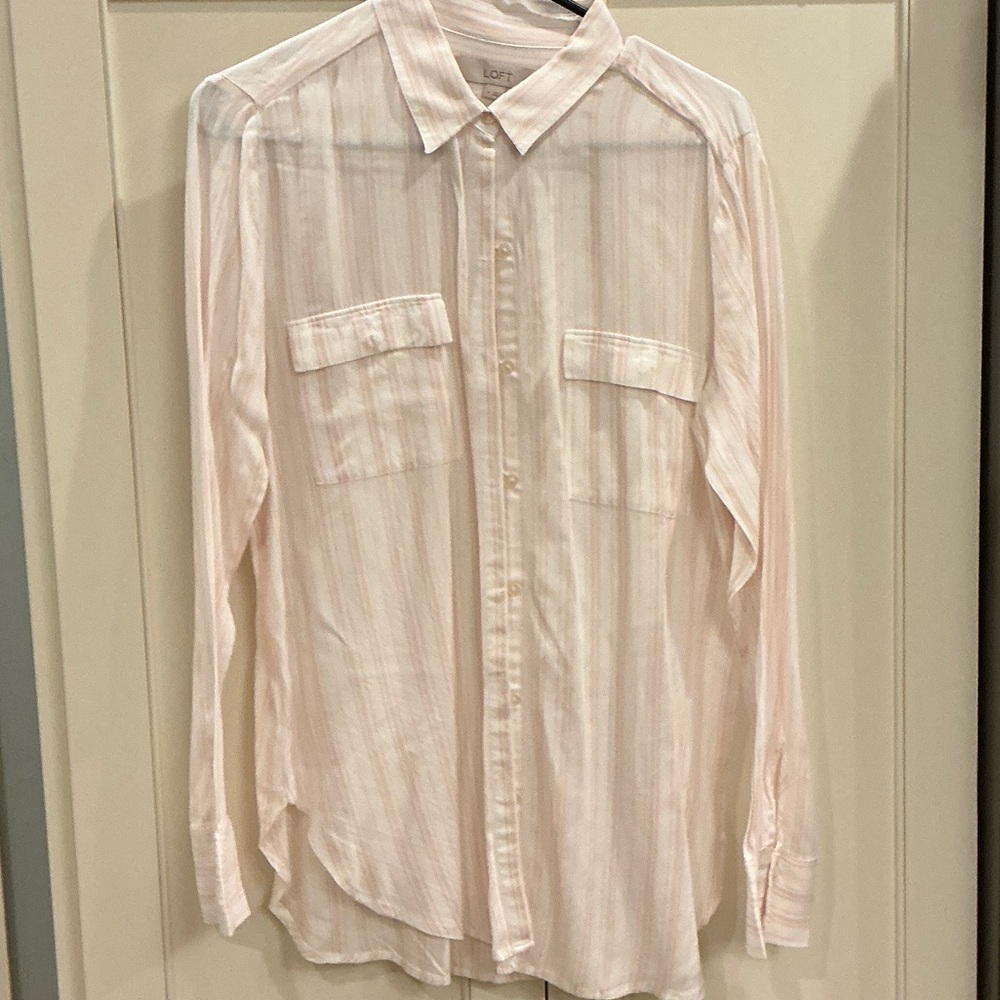 Women’s LOFT long sleeve button front blouse, size medium.
